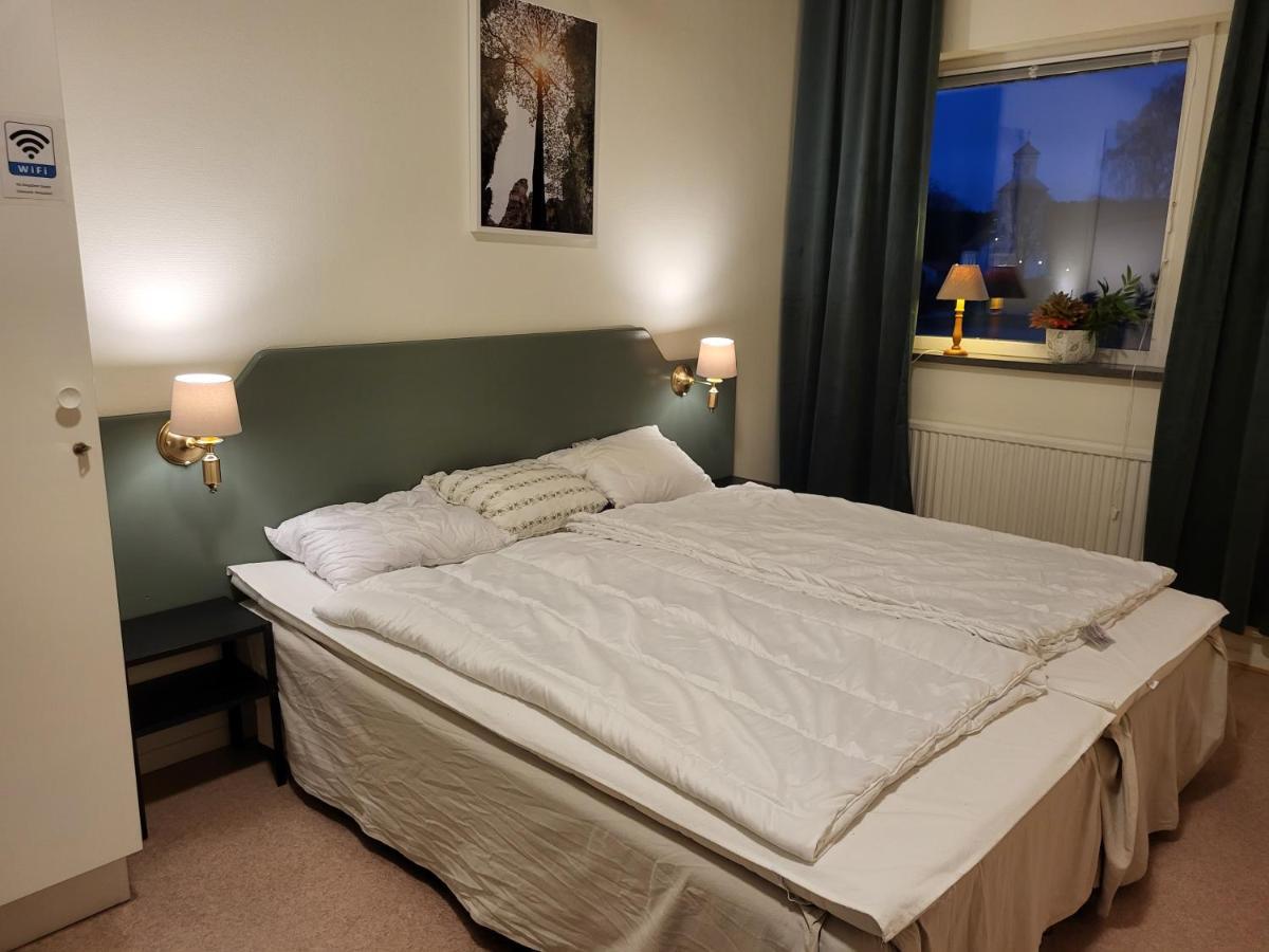 Kg Sleepover & Staellplats Karl Gustav Esterno foto